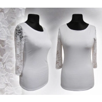 Bluzka Laura - gładka z rękawami z koronki